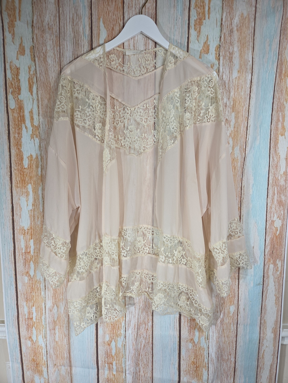 Lush sheer lace Beige open-front kimono cardigan. Size S/M Boho Indie Festival